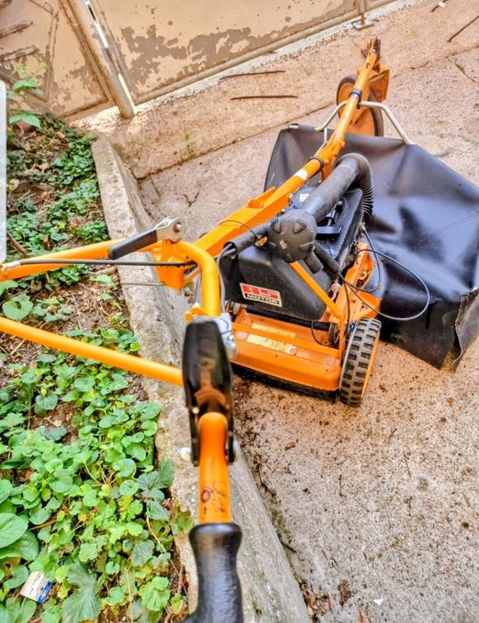 As motor tractoras  cositoare iarba