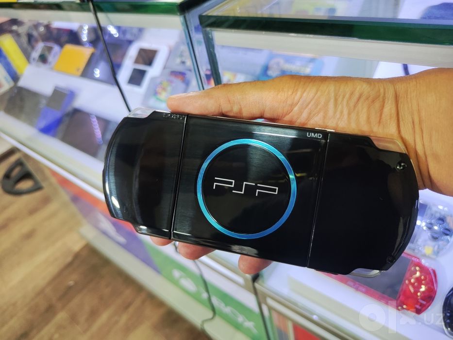 Psp 3000 slim  Piano black