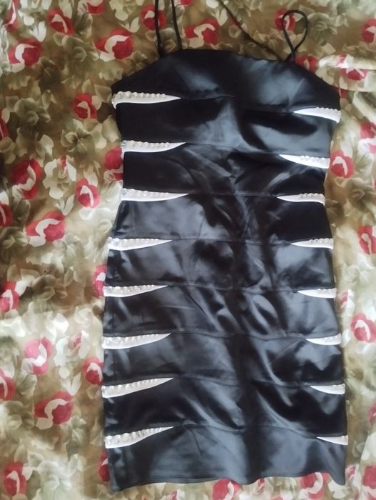 Продаётся чёрное платье