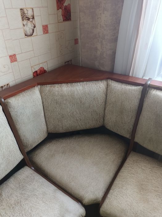 Продам Кухонный уголок