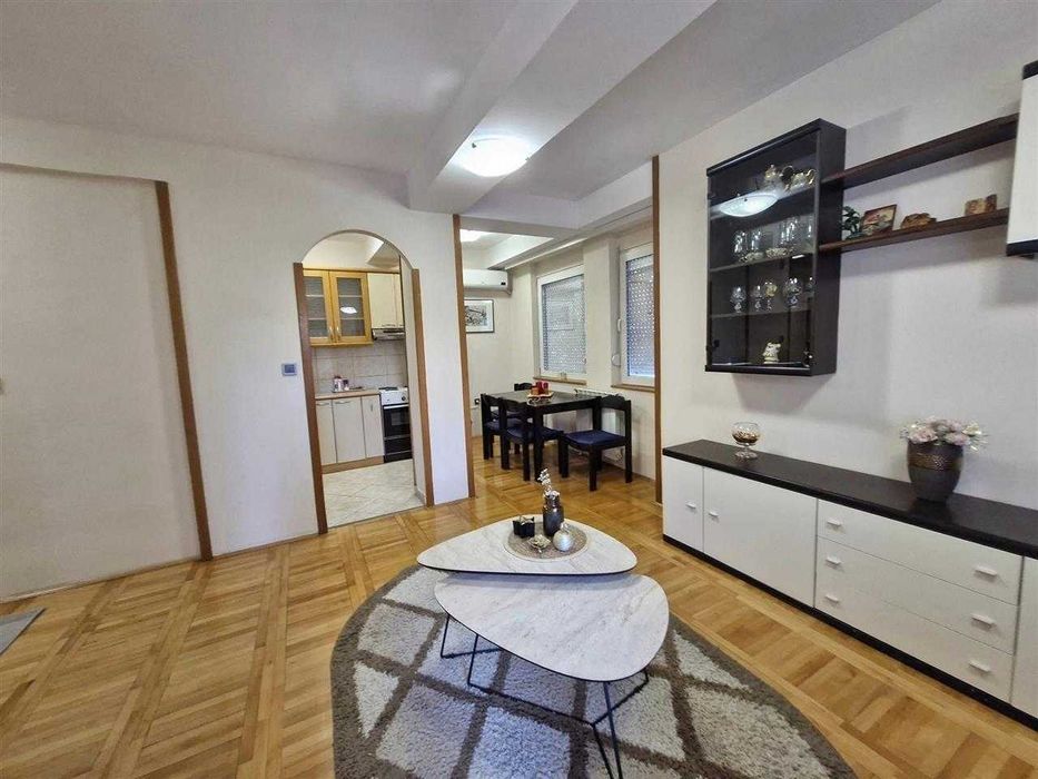 Продава се Тристаен апартамент в Бургас, Възраждане - 95 кв.м за 1417 €/кв.м - Снимка #3