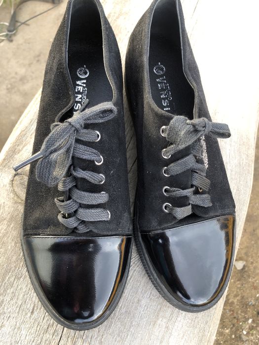 Продам кроссовки