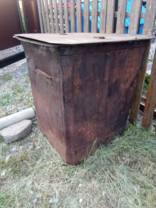 Продам мусорный бак