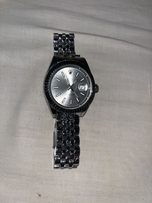 Часовник Rolex чисто нов