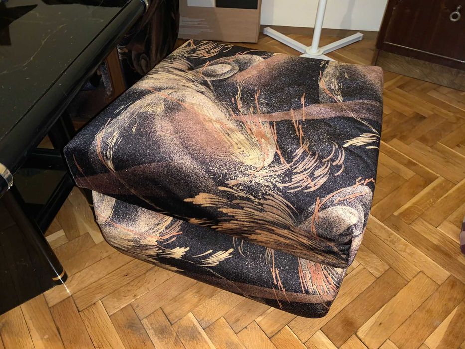 Продавам комплект мебели: маса, фотьойл и 2 табуретки – 159.99 лв