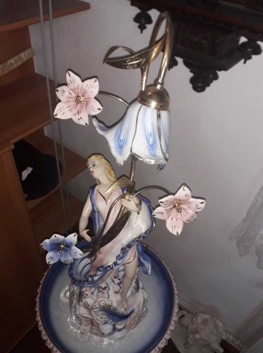 Veioza fantana artizanala din portelan