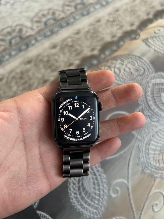 Продам Apple watch se 44 мм