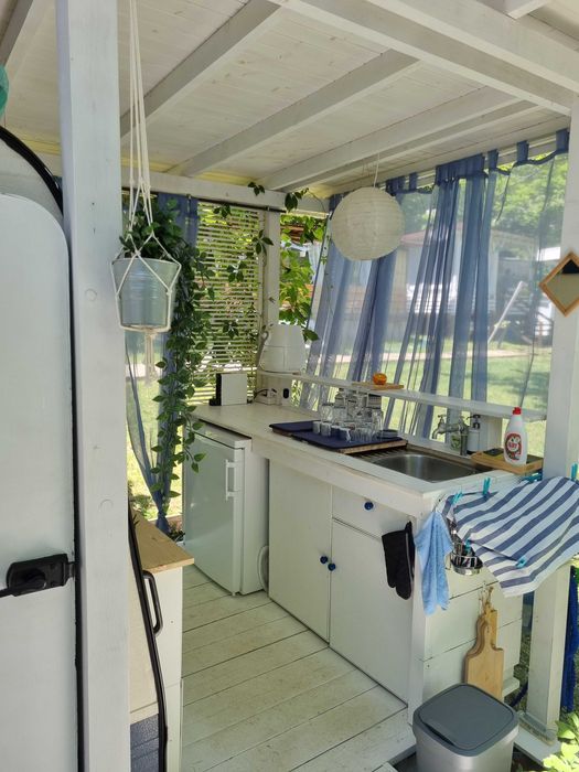 Продавам стационарна каравана с навес на къмпинг "Якото Място"