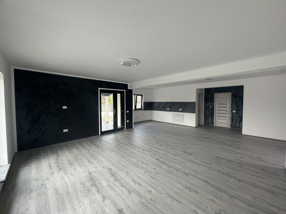 Casa superba in Targoviste,Priseaca zona deosebita lângă pădure.