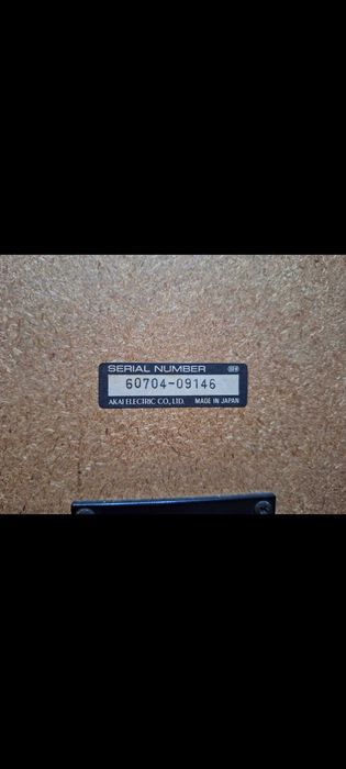 Boxe Akai SW -T99