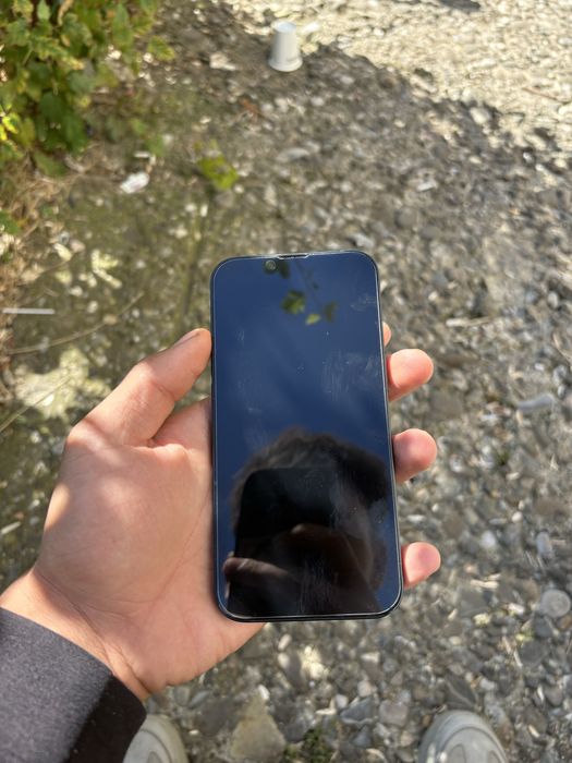Vând iphone 13 stare impecabila.