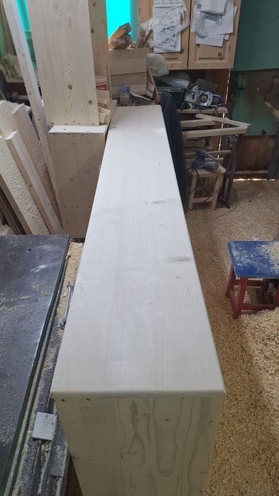 Шкафове от масивна дървесина