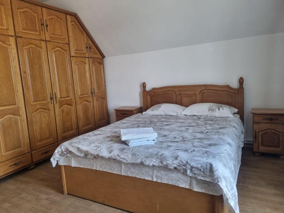 Închiriez casă Scheia