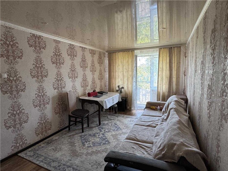 продам 3 -х комн квартиру возле Аян-Пассажа