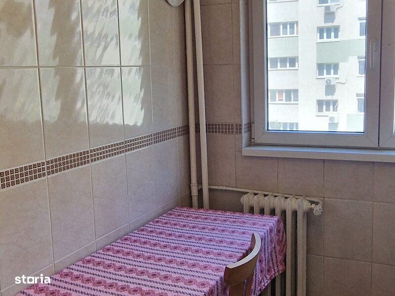 Iancului, 2 minute de metrou, stradal