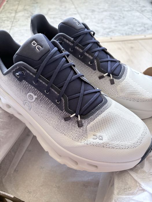 On кроссовки Cloudtilt