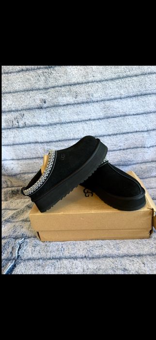 Pantofi UGG.    .