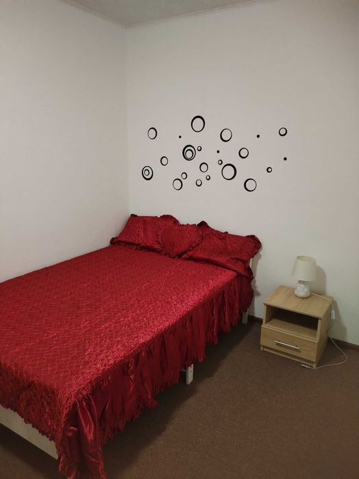 Închiriez apartament cu 2 camere langa liceul Cerna