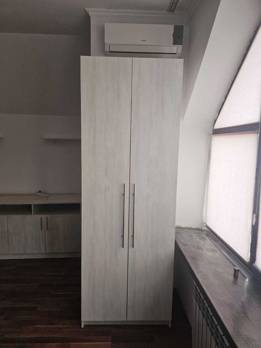 Продам два одинаковых плательных шкафа, сотояние отличное