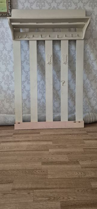 Вешалка в прихожую