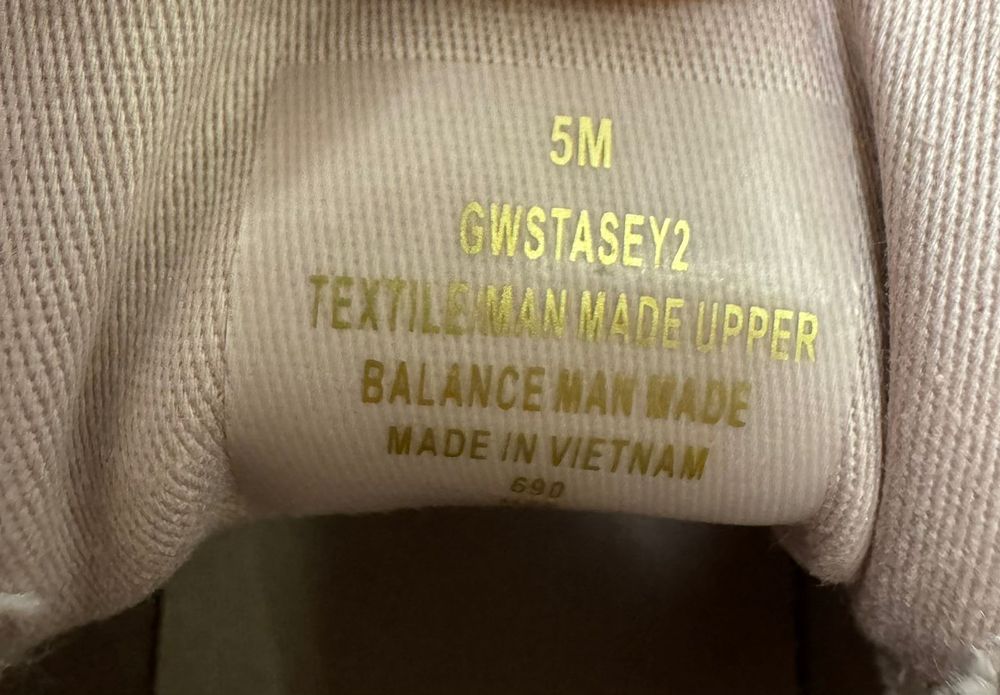 Продам абсолютно новые кеды GUESS