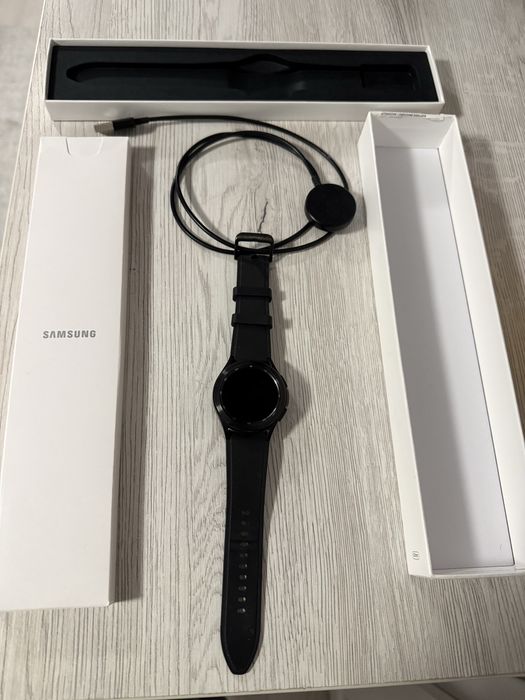 Samsung galaxy watch 4 classic black