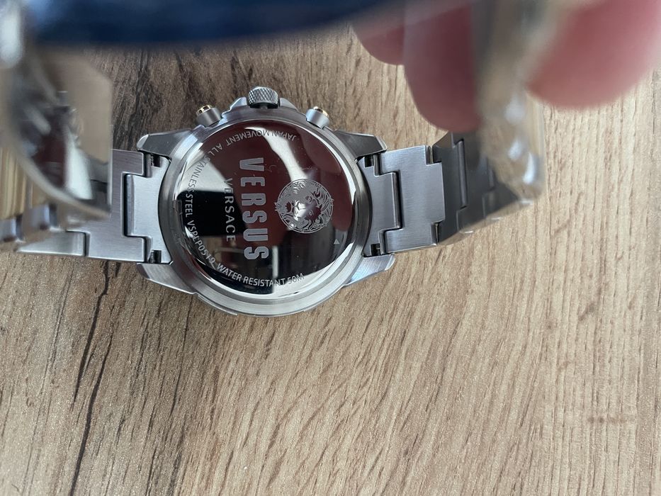 Ceas versus versace  600 lei