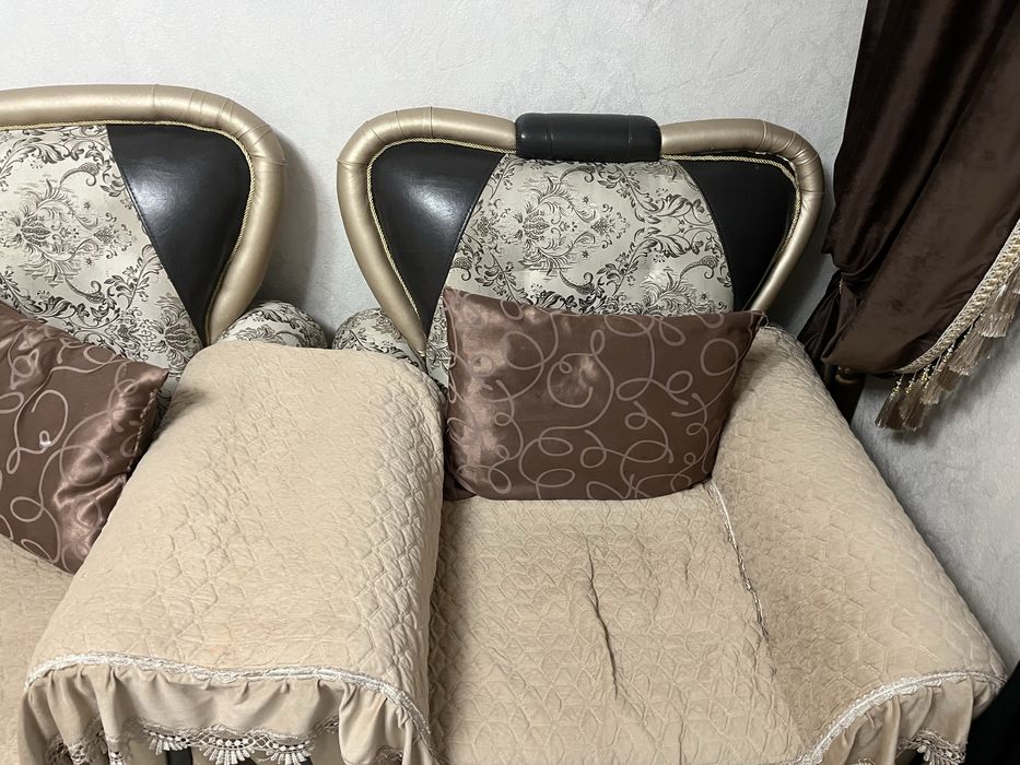 диван для зала.