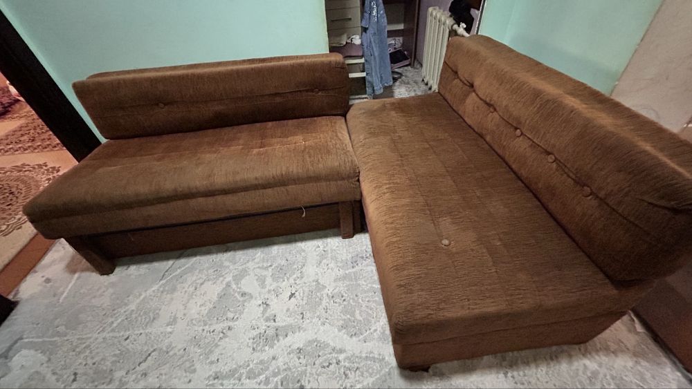 Икки кишилик диван сотилади
