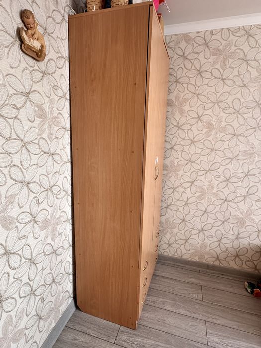 Продам шкаф для одежды