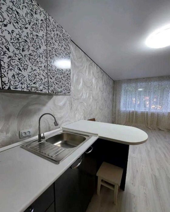 Комната в общежитии, Валиханова