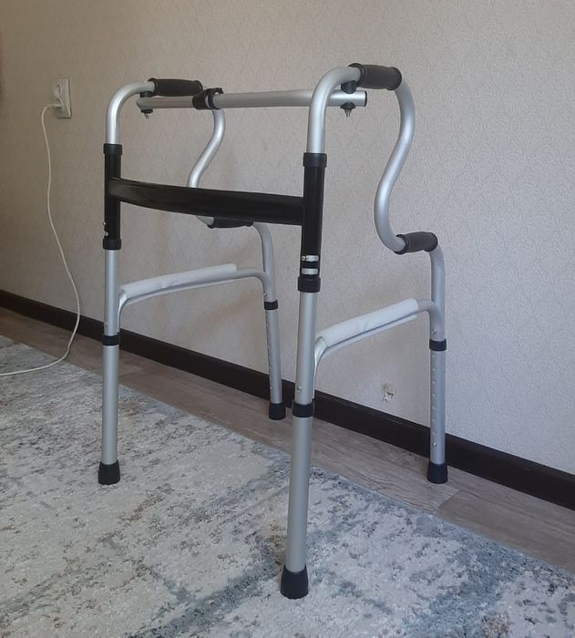 Ходунок + сиденье туалет для взрослых