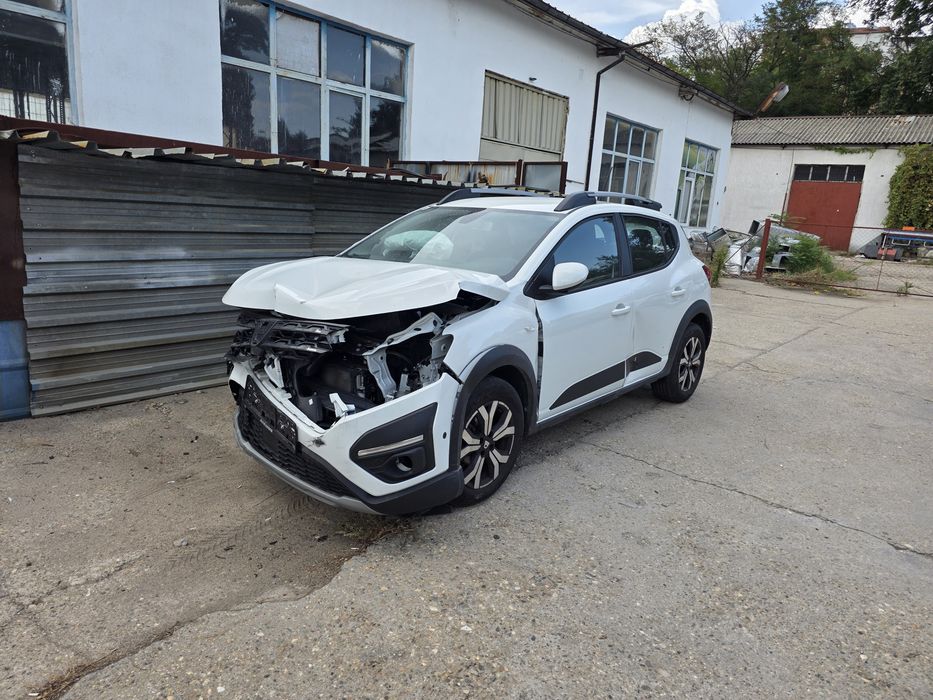 Dacia Sandero stepway 2022 1.0 На части