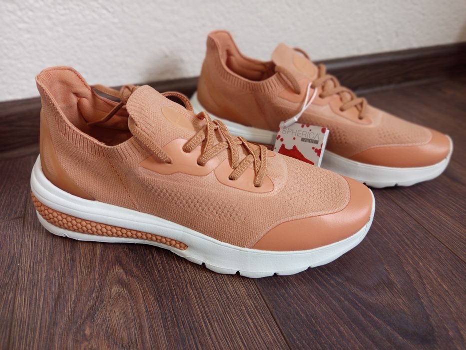 Дамски спортни обувки GEOX Spherical Actif номер 37