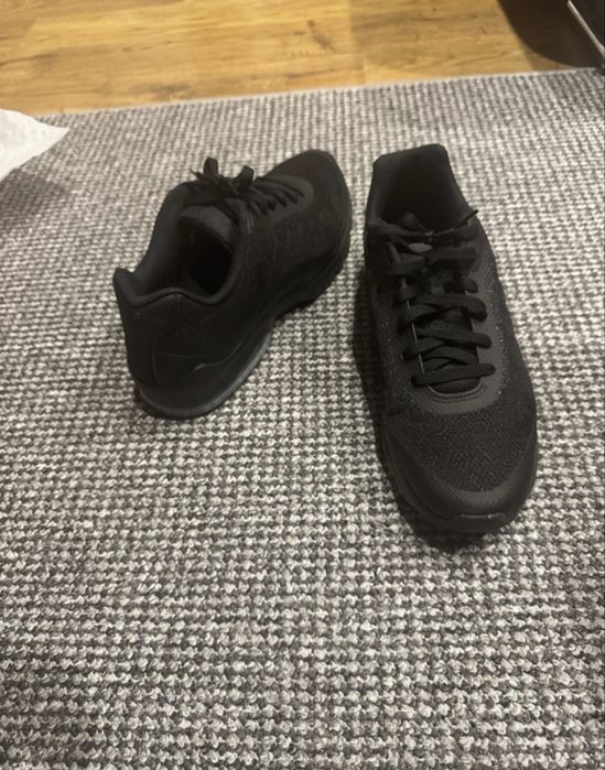 Nike air max invigor