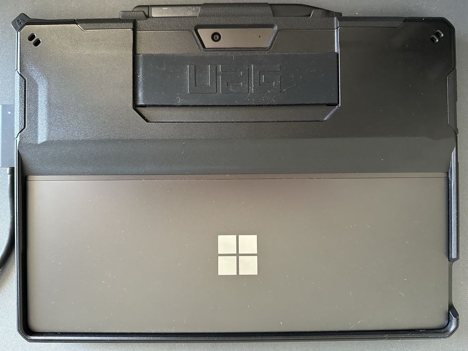 Surface Pro 9 cu toate accesoriile la care  nici nu ai visat