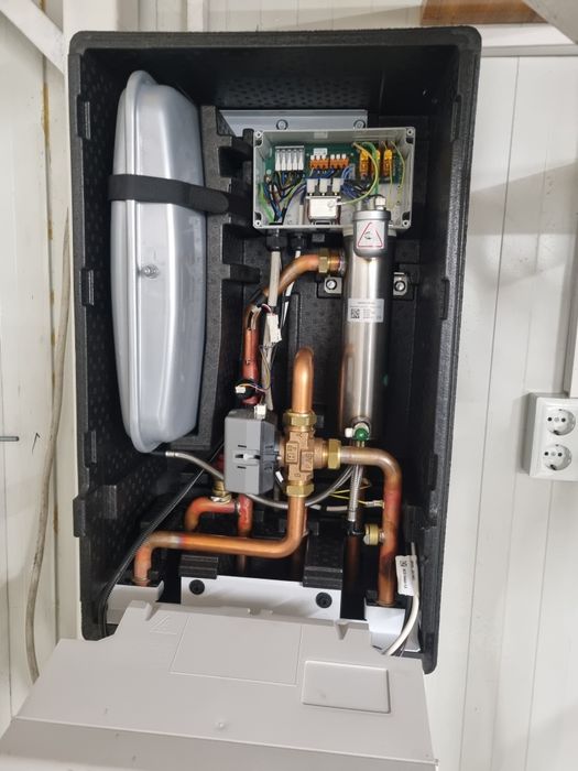 Vand unitate interioara pompa de caldura Vaillant