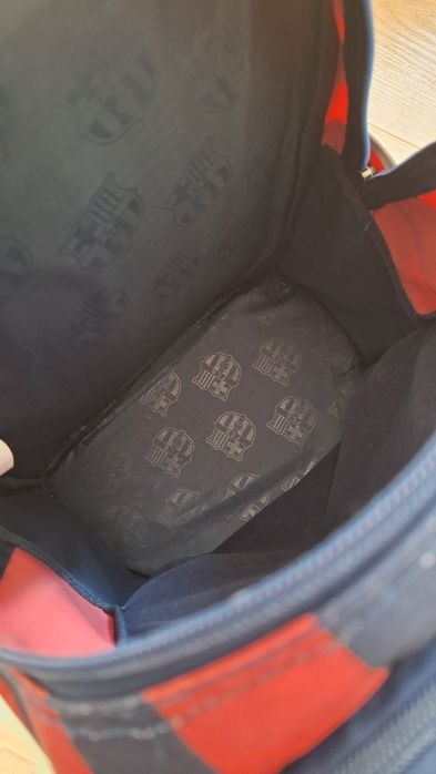 Ученическа раница с ергономичен гръб