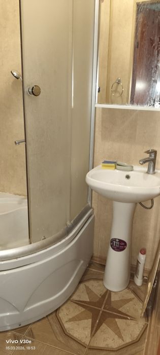 Сдаётся двух комнатная квартира .