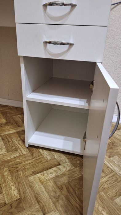 Продам стол для маникюра