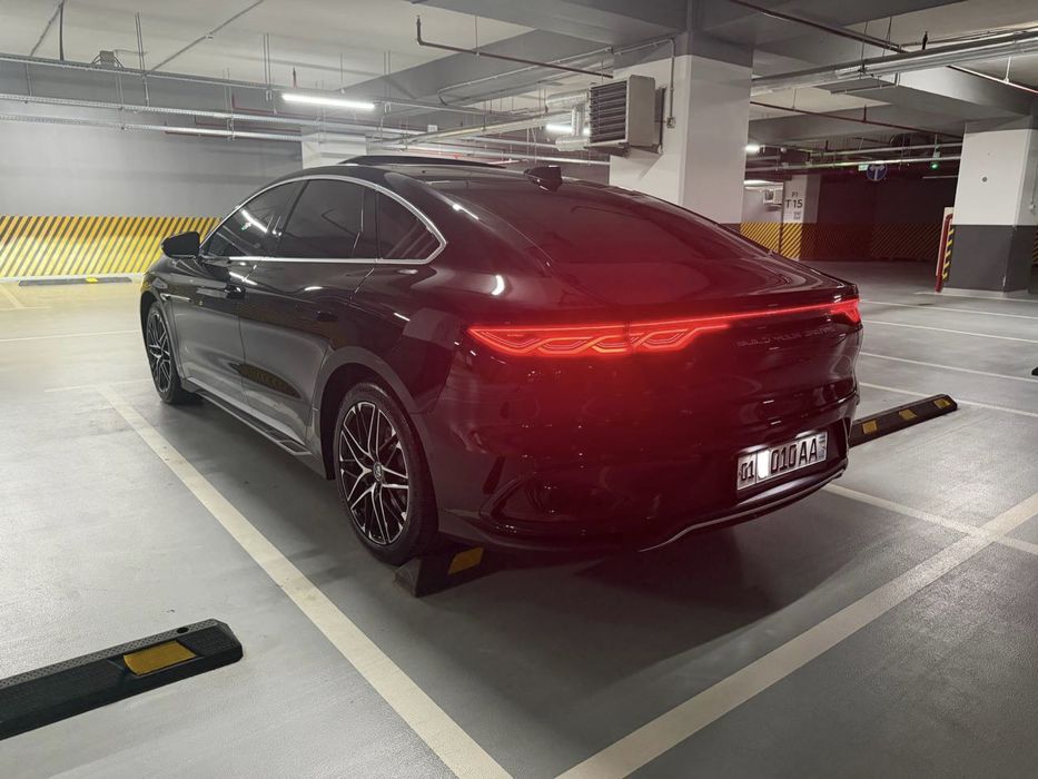 BYD XAN smart 605km black