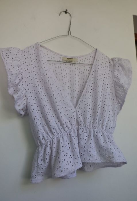 Top alb cu volane S