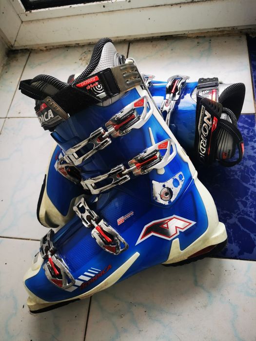 Vând clăpari Nordica Speed Machine 10 in stare buna 30-31