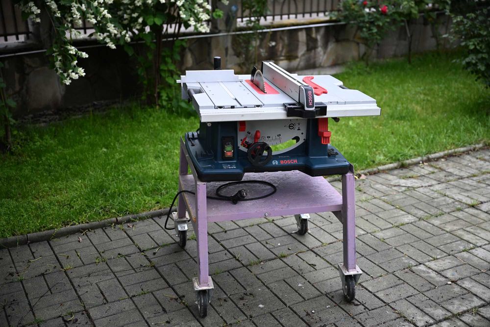Circular de banc Bosch GTS 10 XC Professional + Masă mobilă și accesorii custom