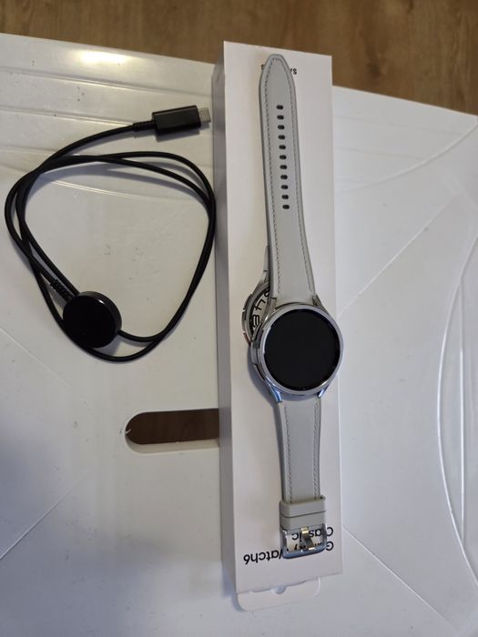 Vând Samsung Watch 6 Classic.