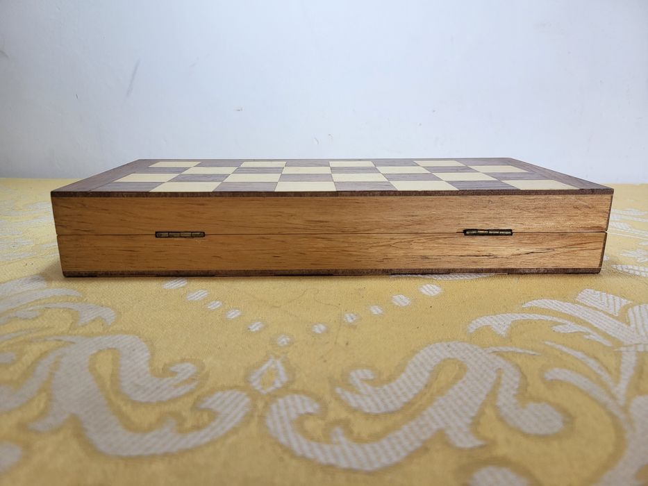 Дървен шах с табла