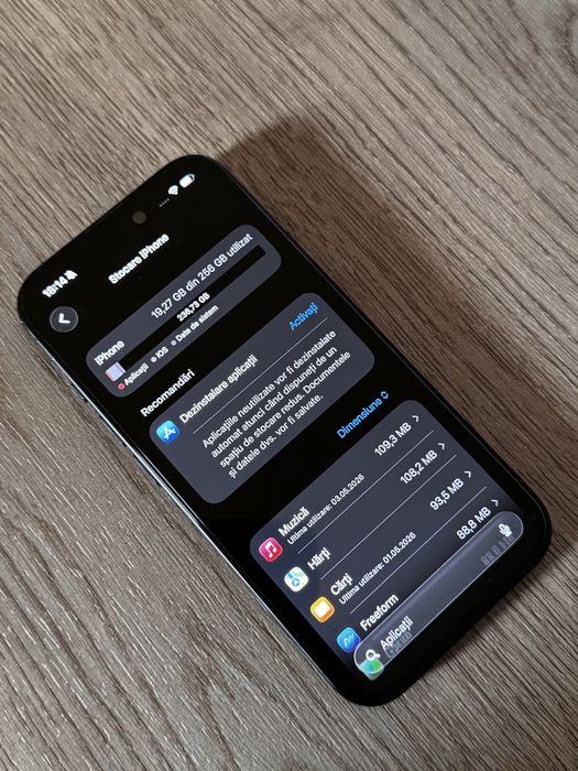iPhone 16 256GB Negru, Stare Excelentă, 91%