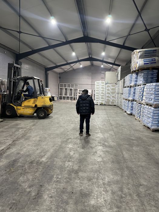 Inchiriez hala depozitare