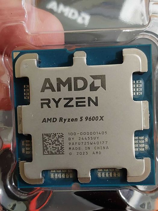 AMD Ryzen 5 9600X + MSI MPG B650i Edge Wi-Fi