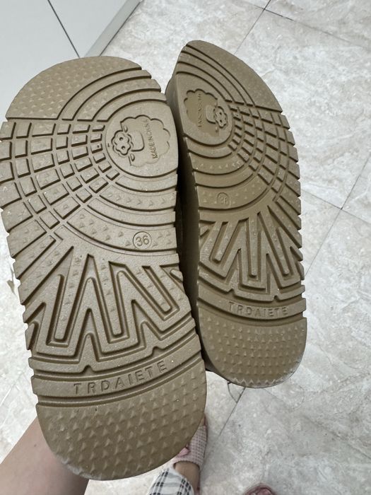 Продам новые угги